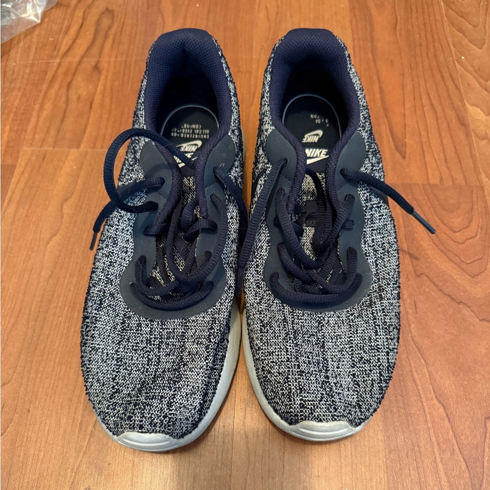Nike Womens Tanjun Indigo Sneaker